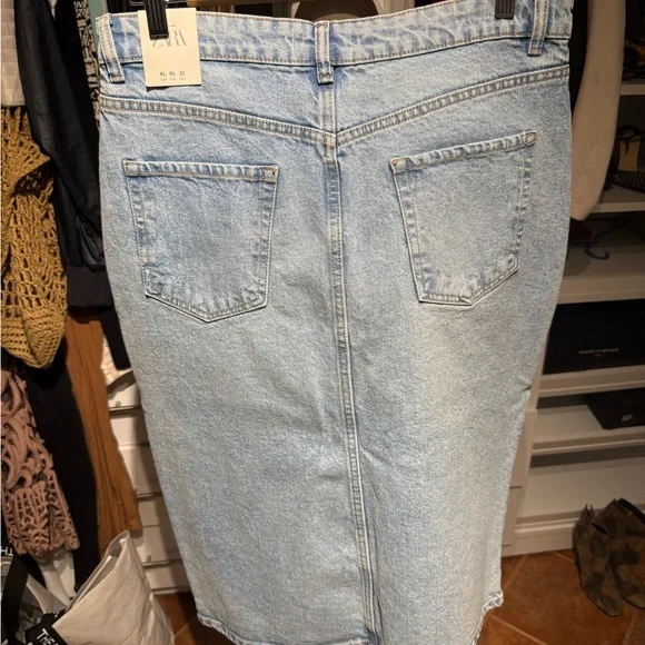 Zara Blue Knee-Length Pencil Skirt - Picture 4 of 4